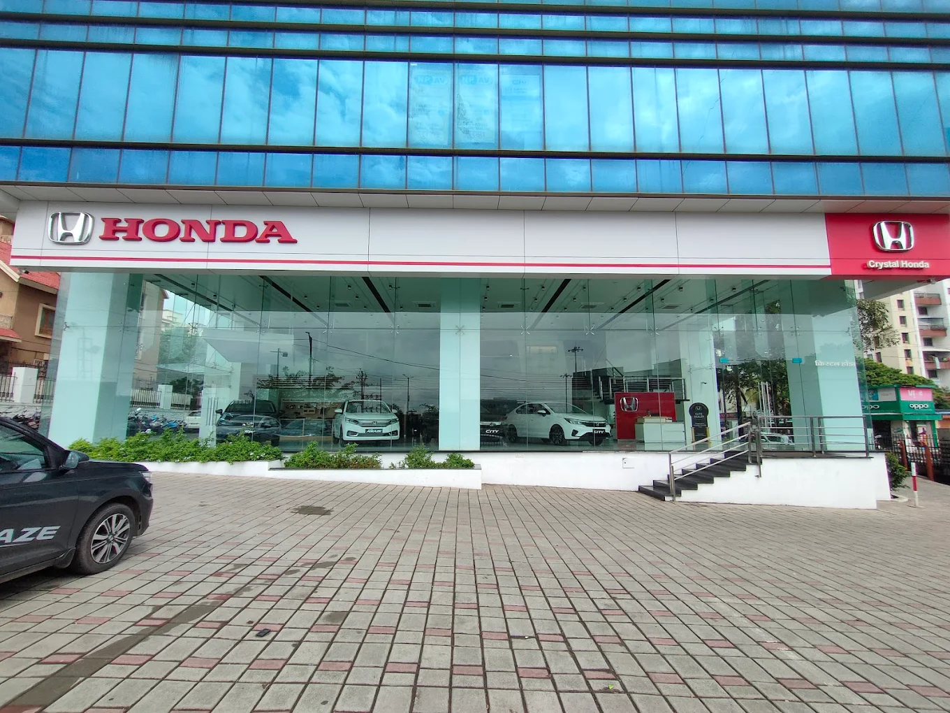 Crystal Honda Showroom