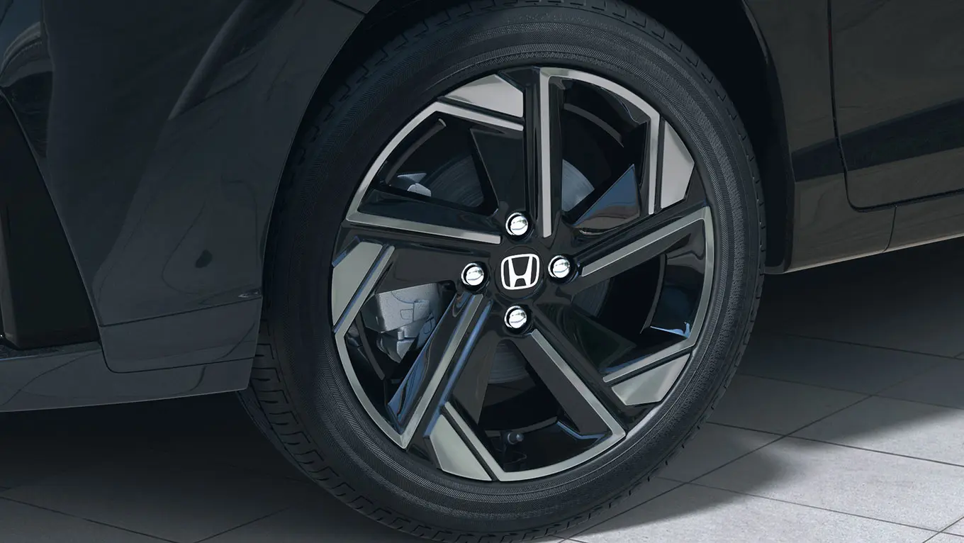 Aero-Blade Diamond Cut Alloy Wheels