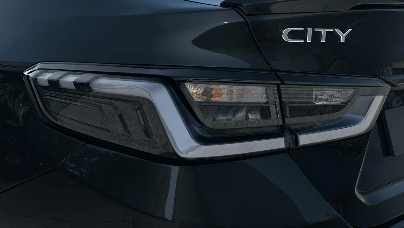 Signature Z-Edge Wrap LED Tail Lamps with Clear Lens