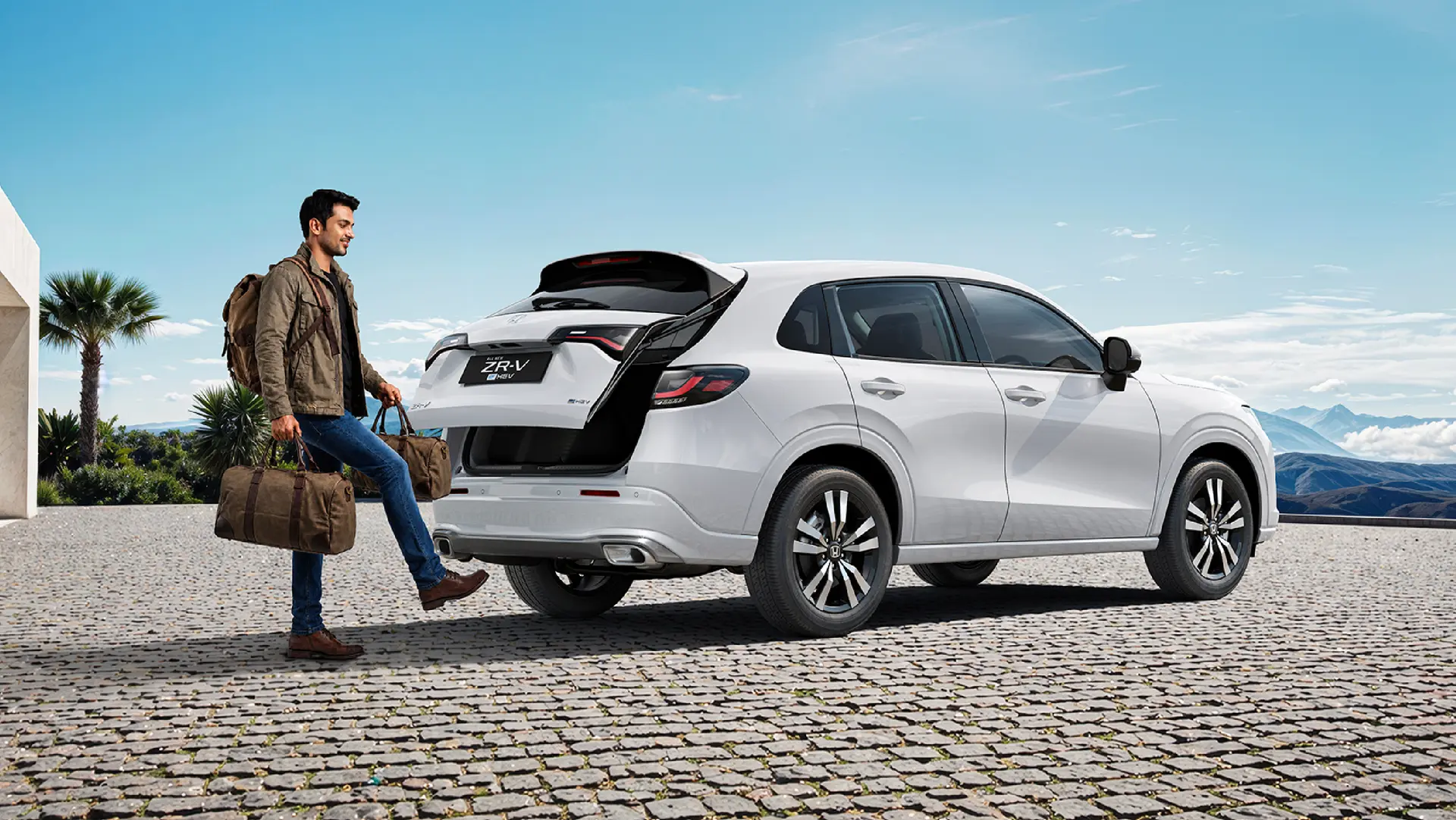 Powered Tailgate with Hands-Free Access
